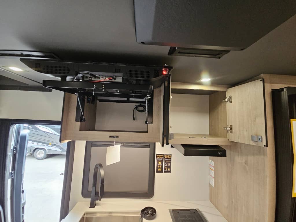 2026 Grand Design 2026 Grand Design Lineage Series M - thumbnail 14