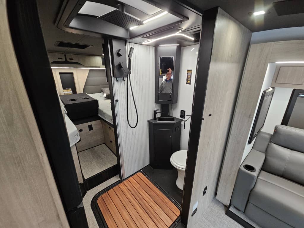 2026 Grand Design 2026 Grand Design Lineage Series M - thumbnail 20