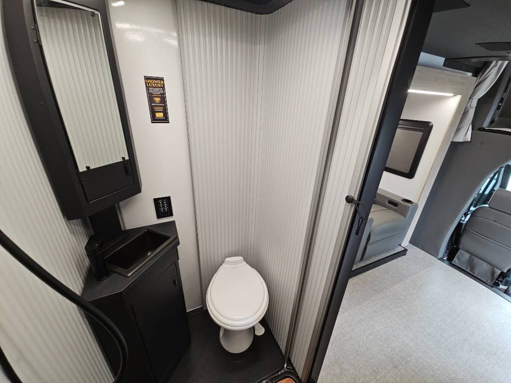 2026 Grand Design 2026 Grand Design Lineage Series M - thumbnail 23