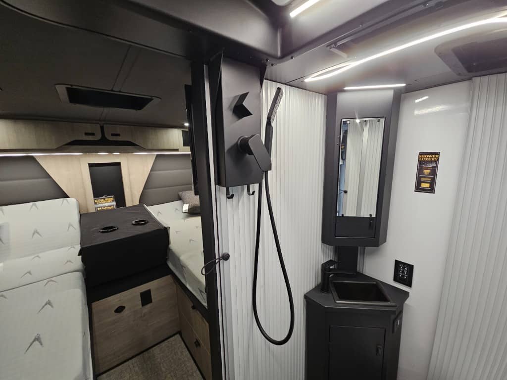 2026 Grand Design 2026 Grand Design Lineage Series M - thumbnail 24