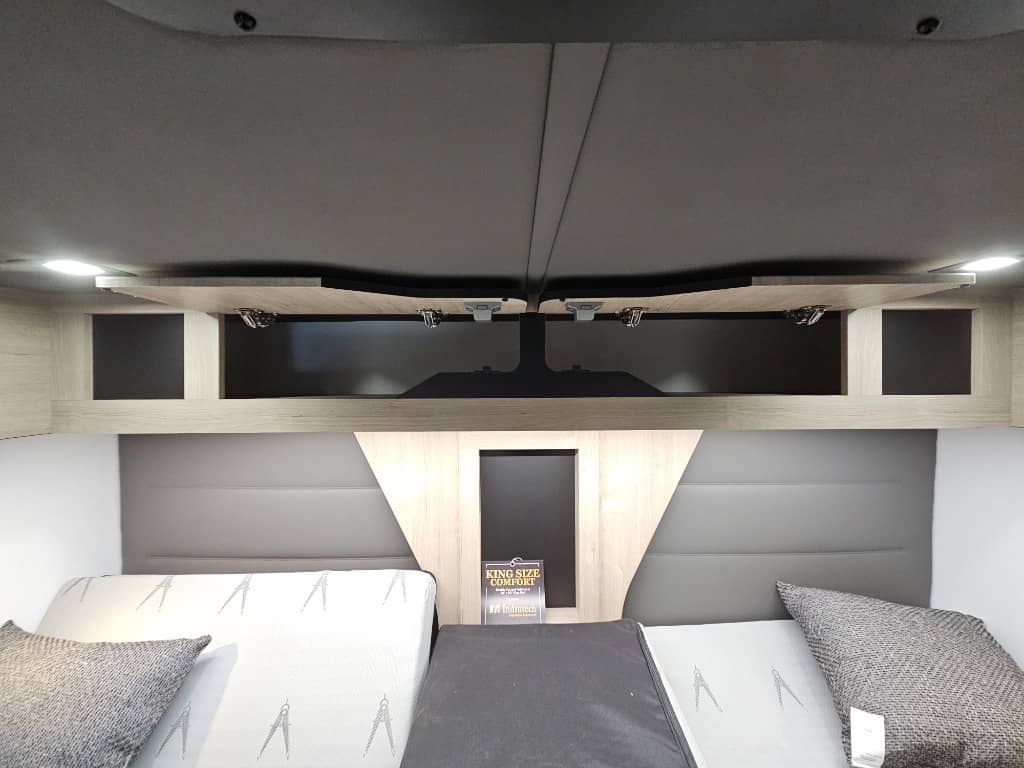 2026 Grand Design 2026 Grand Design Lineage Series M - thumbnail 34