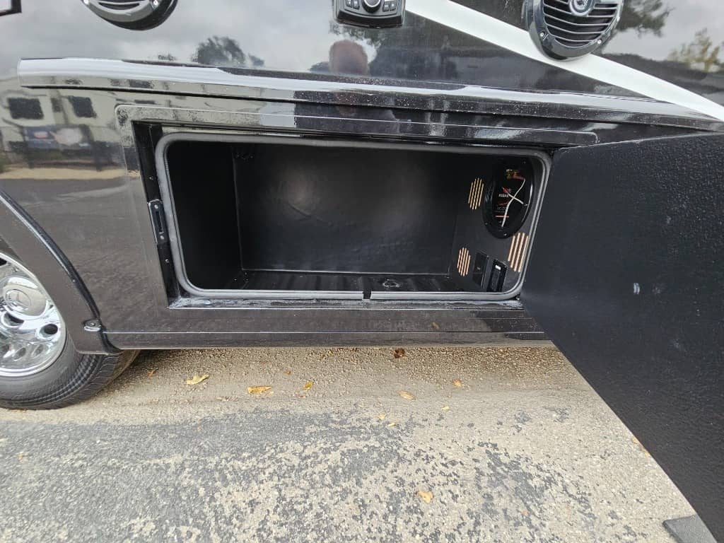 2026 Grand Design 2026 Grand Design Lineage Series M - thumbnail 50