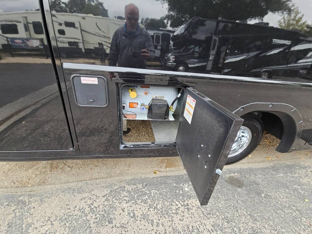 2026 Grand Design 2026 Grand Design Lineage Series M - thumbnail 52