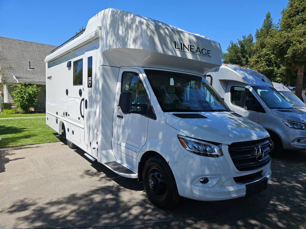 2026 Grand Design 2026 Grand Design Lineage Series M - thumbnail 1