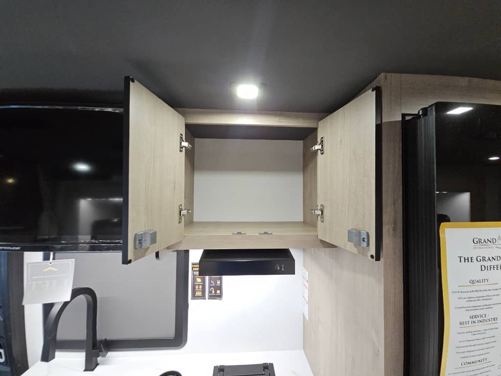 2026 Grand Design 2026 Grand Design Lineage Series M - thumbnail 23