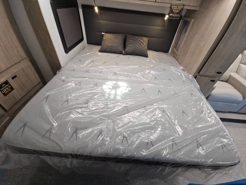 2026 Grand Design 2026 Grand Design Lineage Series M - thumbnail 31