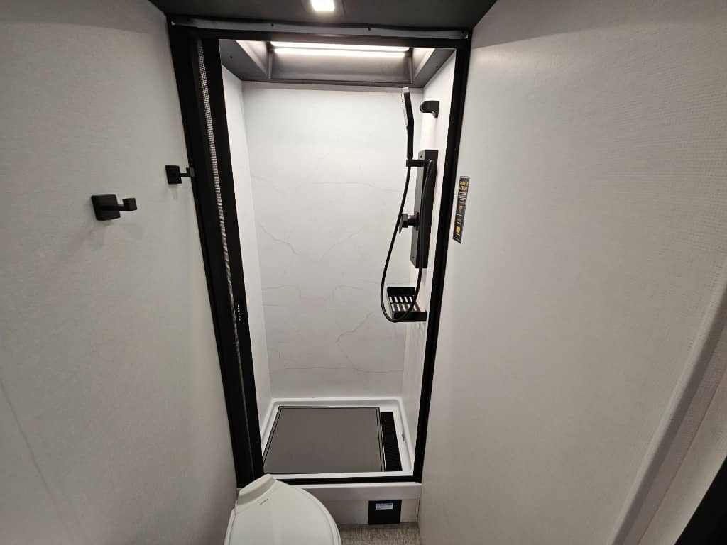 2026 Grand Design 2026 Grand Design Lineage Series M - thumbnail 37