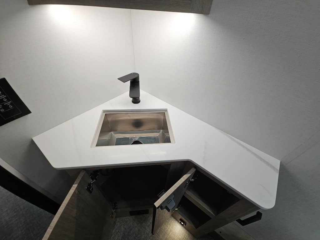 2026 Grand Design 2026 Grand Design Lineage Series M - thumbnail 42