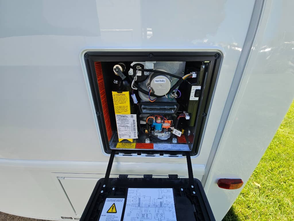 2026 Grand Design 2026 Grand Design Lineage Series M - thumbnail 56