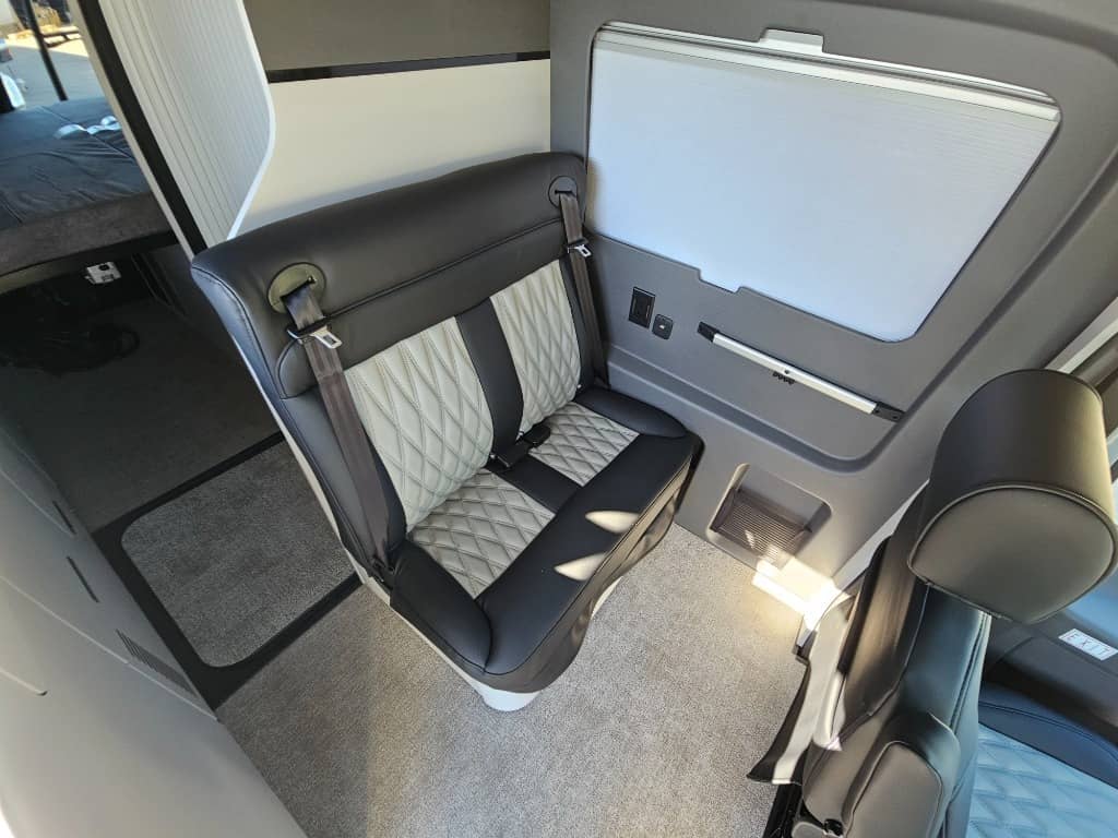 2026 Grand Design 2026 Grand Design Lineage Series Vt - thumbnail 7