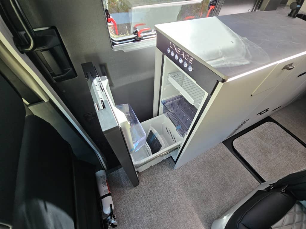 2026 Grand Design 2026 Grand Design Lineage Series Vt - thumbnail 10