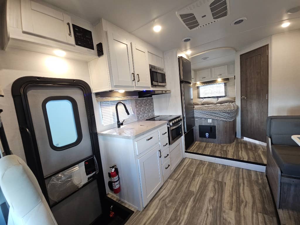 2025 Gulf Stream 2025 Gulf Stream Conquest - thumbnail 9