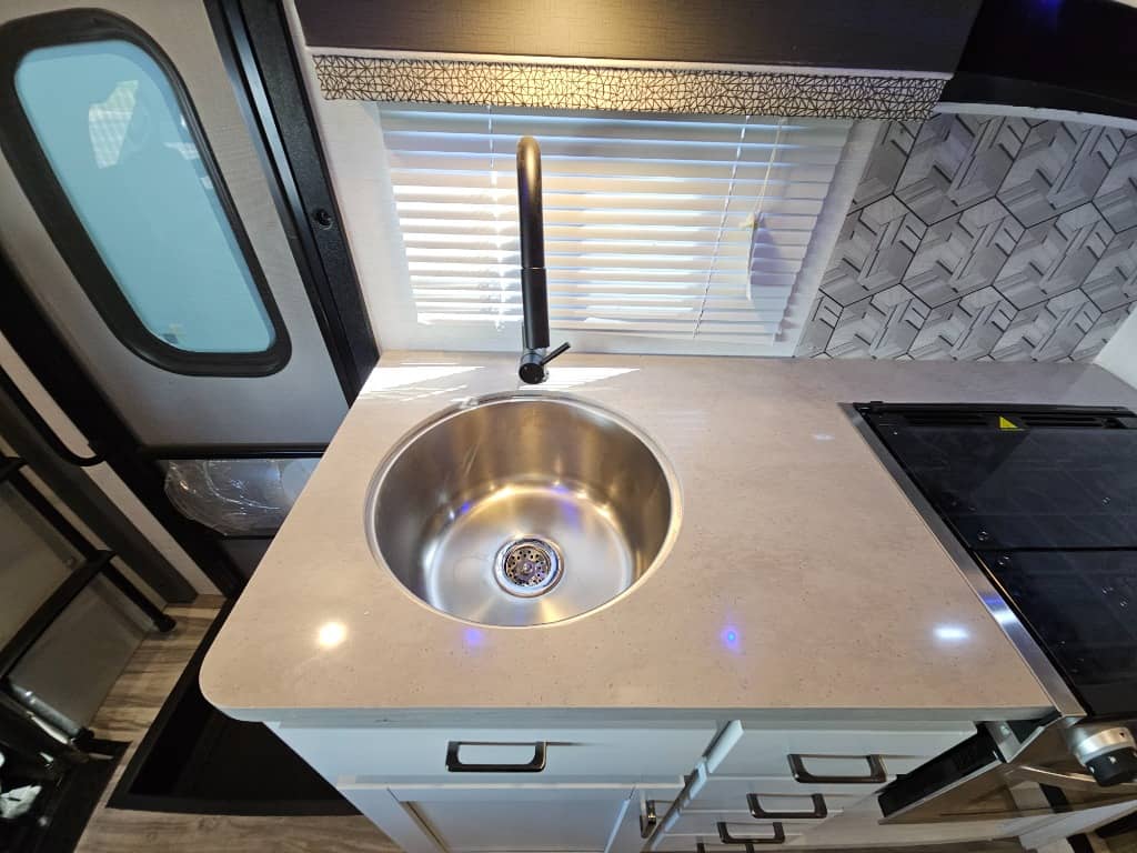 2025 Gulf Stream 2025 Gulf Stream Conquest - thumbnail 31