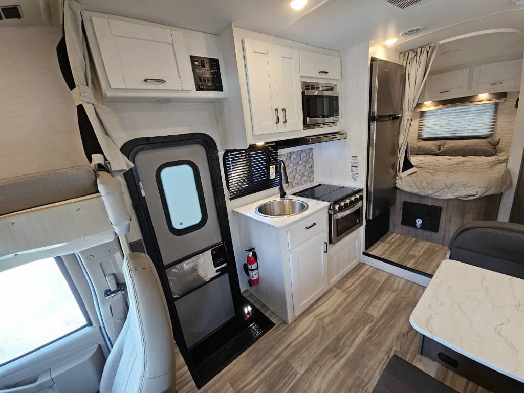 2025 Gulf Stream 2025 Gulf Stream Conquest - thumbnail 9