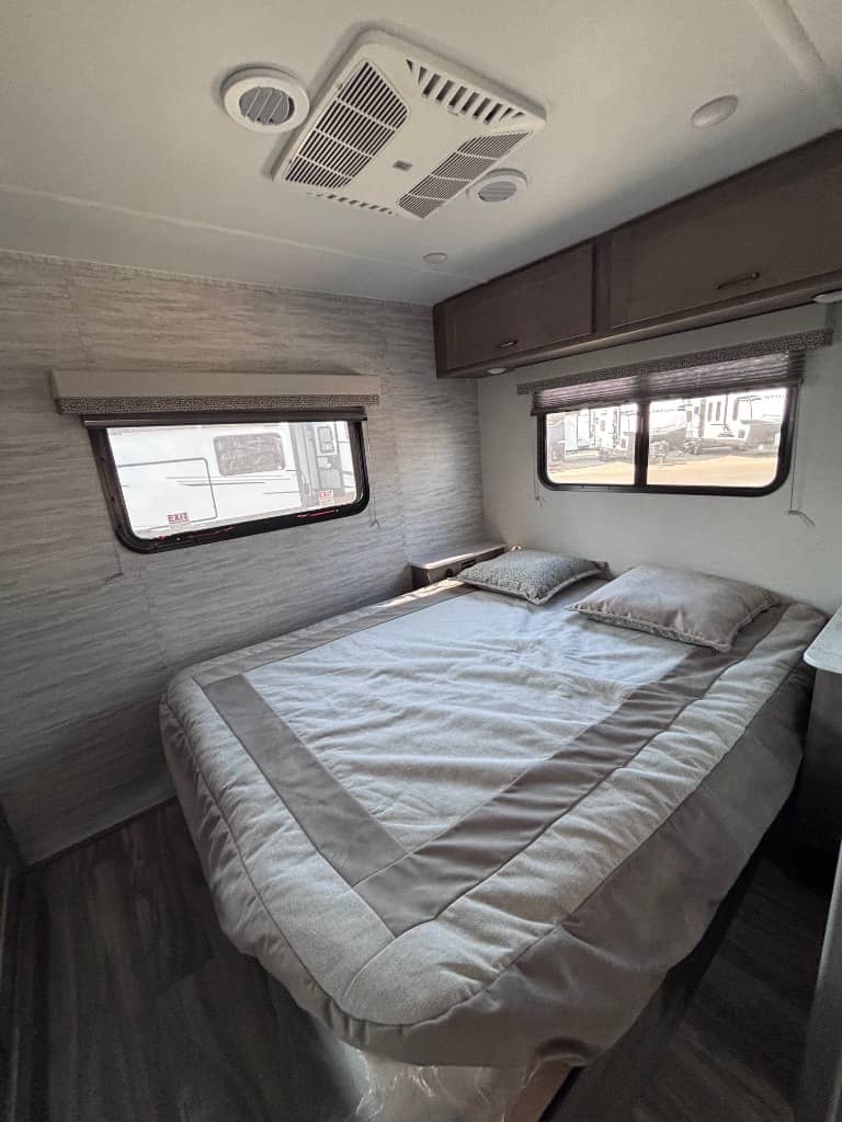 2026 Gulf Stream RV 2026 Gulf Stream RV Conquest  - thumbnail 1