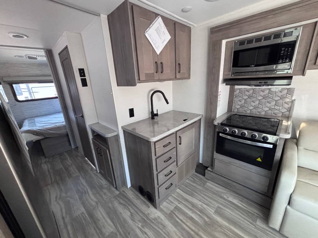 2026 Gulf Stream RV 2026 Gulf Stream RV Conquest  - thumbnail 11