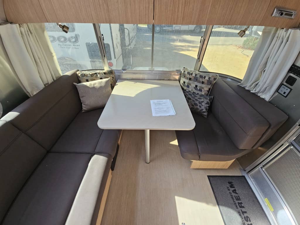 2019 Airstream 2019 Airstream Flying Cloud - thumbnail 11