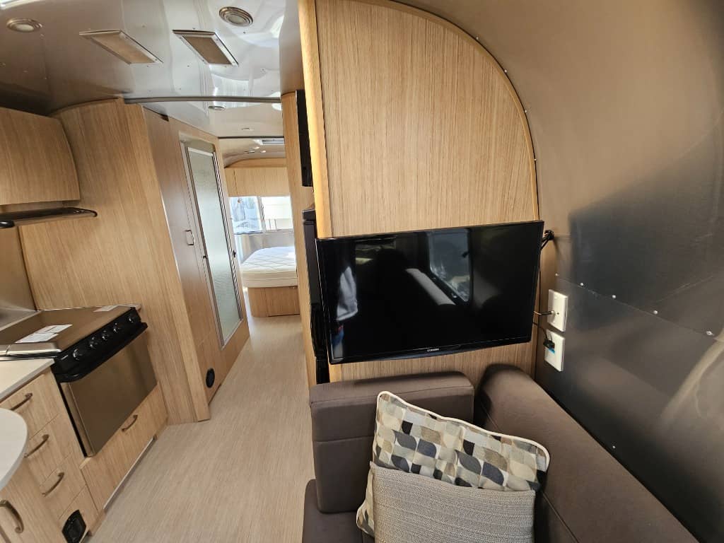 2019 Airstream 2019 Airstream Flying Cloud - thumbnail 16