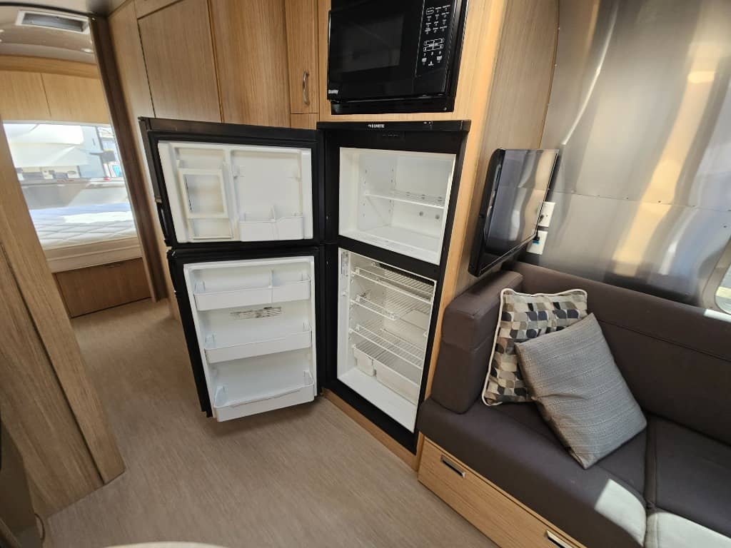 2019 Airstream 2019 Airstream Flying Cloud - thumbnail 17