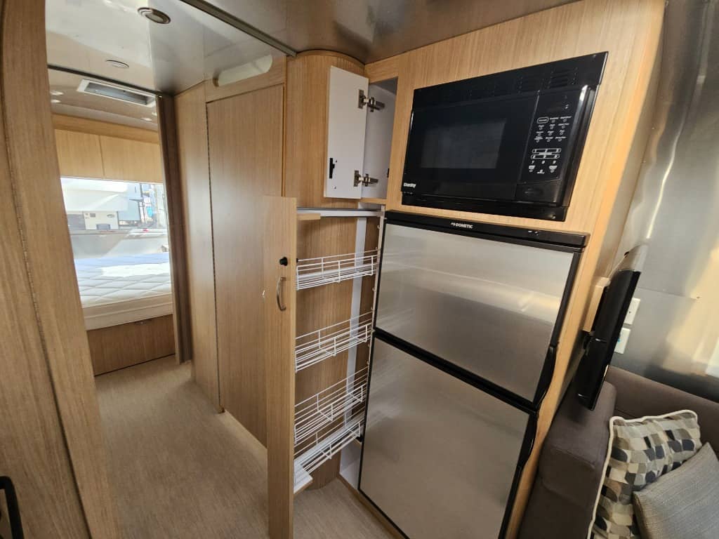 2019 Airstream 2019 Airstream Flying Cloud - thumbnail 18