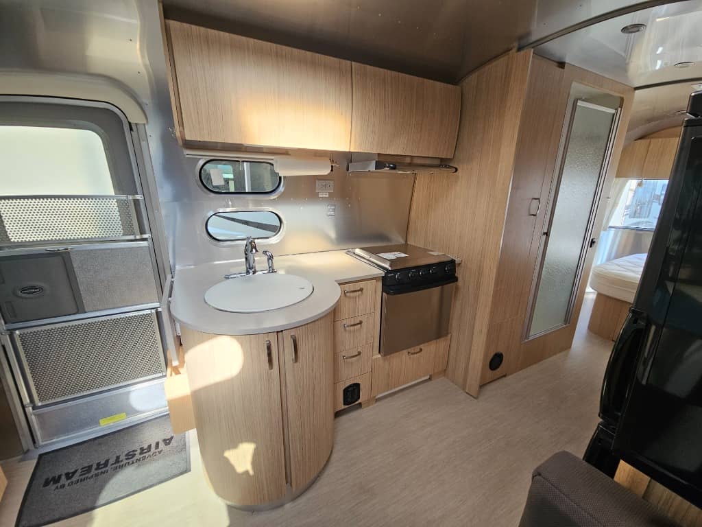 2019 Airstream 2019 Airstream Flying Cloud - thumbnail 19
