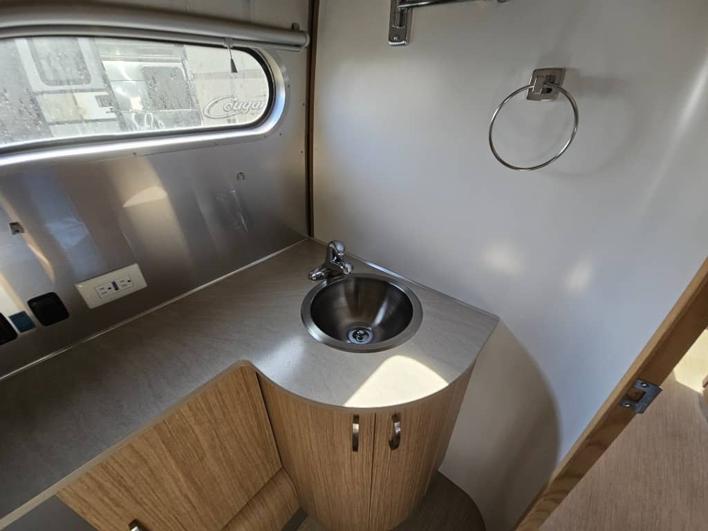 2019 Airstream 2019 Airstream Flying Cloud - thumbnail 29