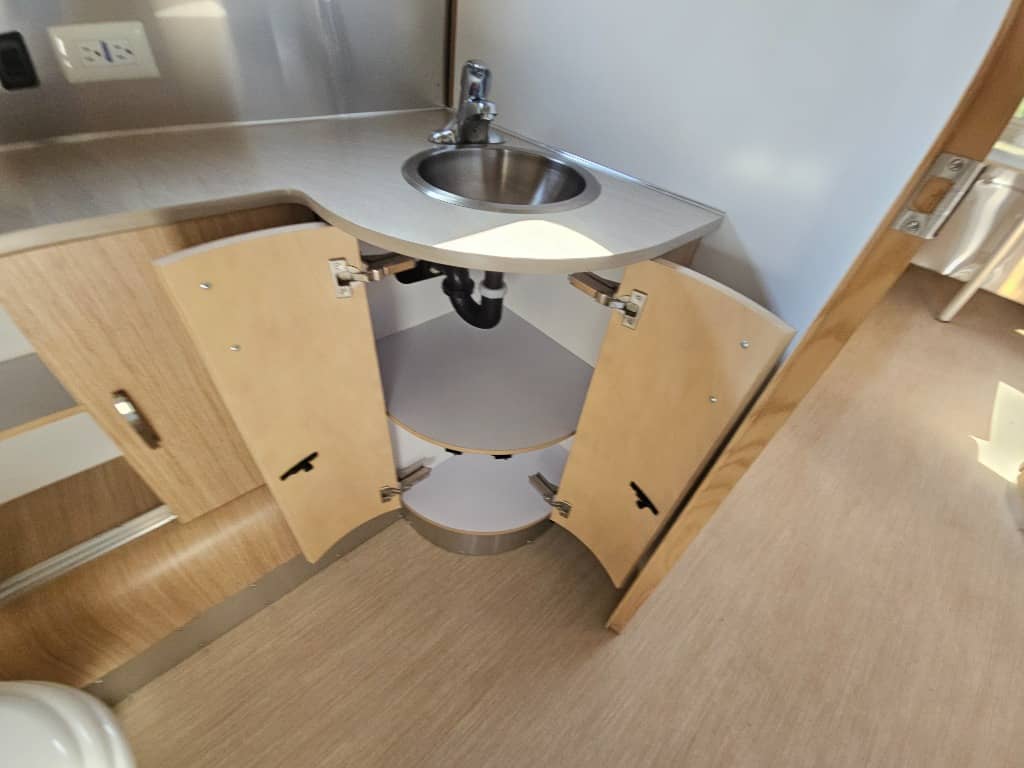 2019 Airstream 2019 Airstream Flying Cloud - thumbnail 30