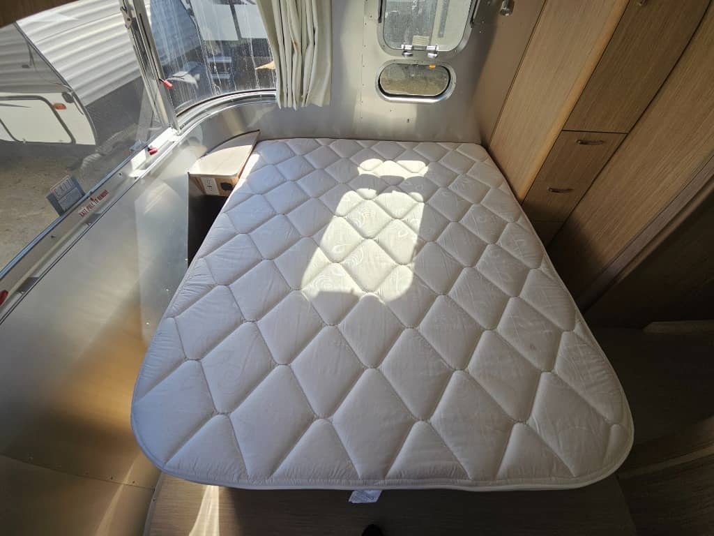 2019 Airstream 2019 Airstream Flying Cloud - thumbnail 36