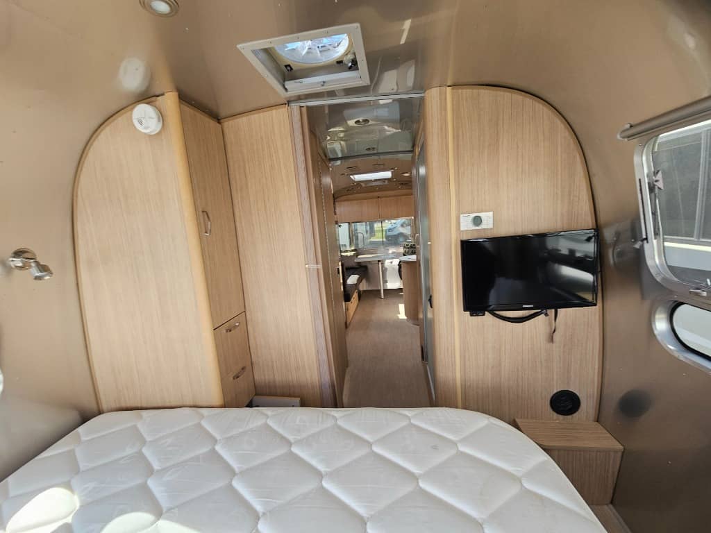 2019 Airstream 2019 Airstream Flying Cloud - thumbnail 39