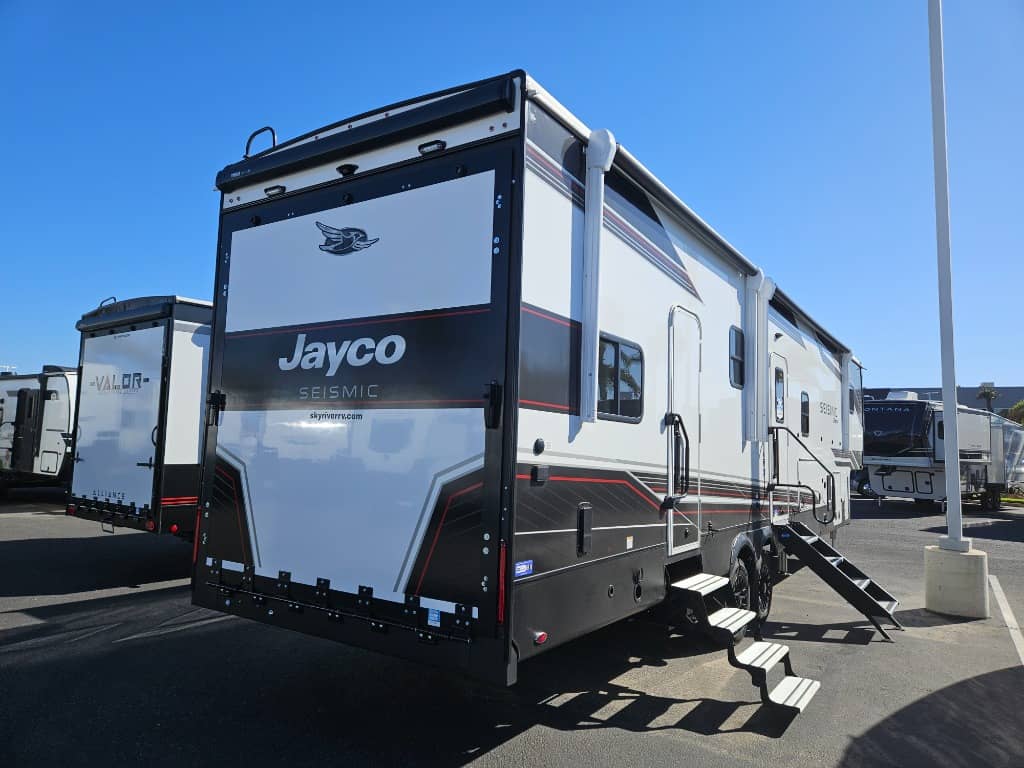 2026 Jayco 2026 Jayco Seismic - thumbnail 3