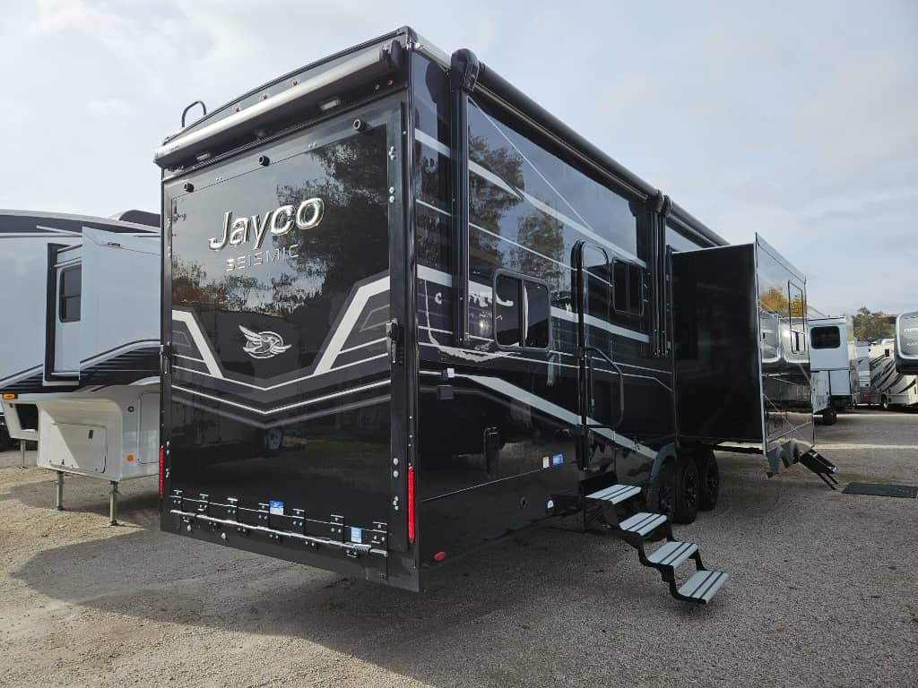 2026 Jayco 2026 Jayco Seismic - thumbnail 3