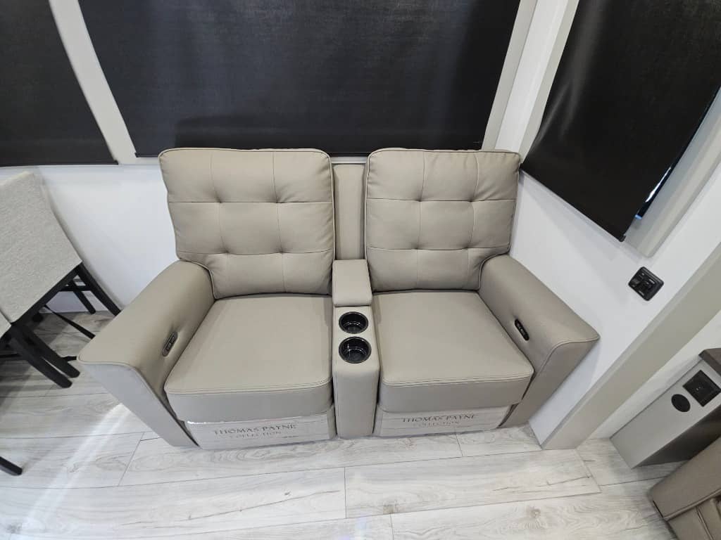 2025 Keystone RV 2025 Keystone RV Montana High Country - thumbnail 13