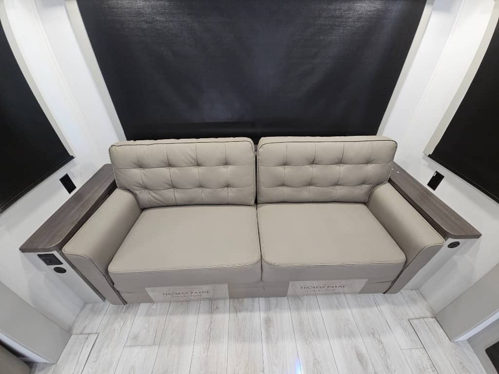 2025 Keystone RV 2025 Keystone RV Montana High Country - thumbnail 15