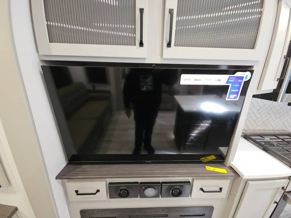 2025 Keystone RV 2025 Keystone RV Montana High Country - thumbnail 19