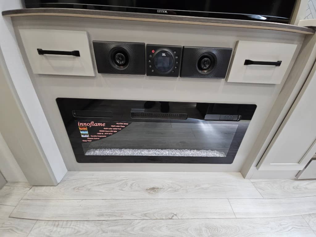 2025 Keystone RV 2025 Keystone RV Montana High Country - thumbnail 20