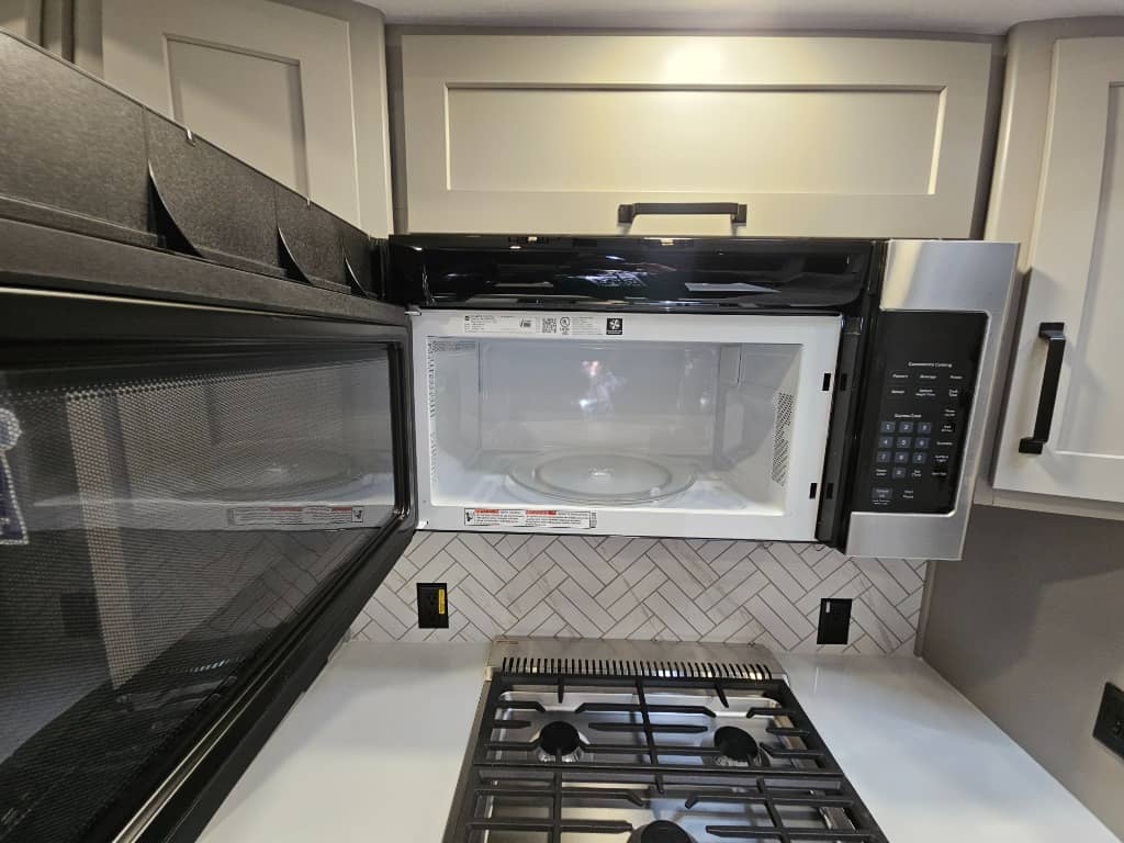 2025 Keystone RV 2025 Keystone RV Montana High Country - thumbnail 23