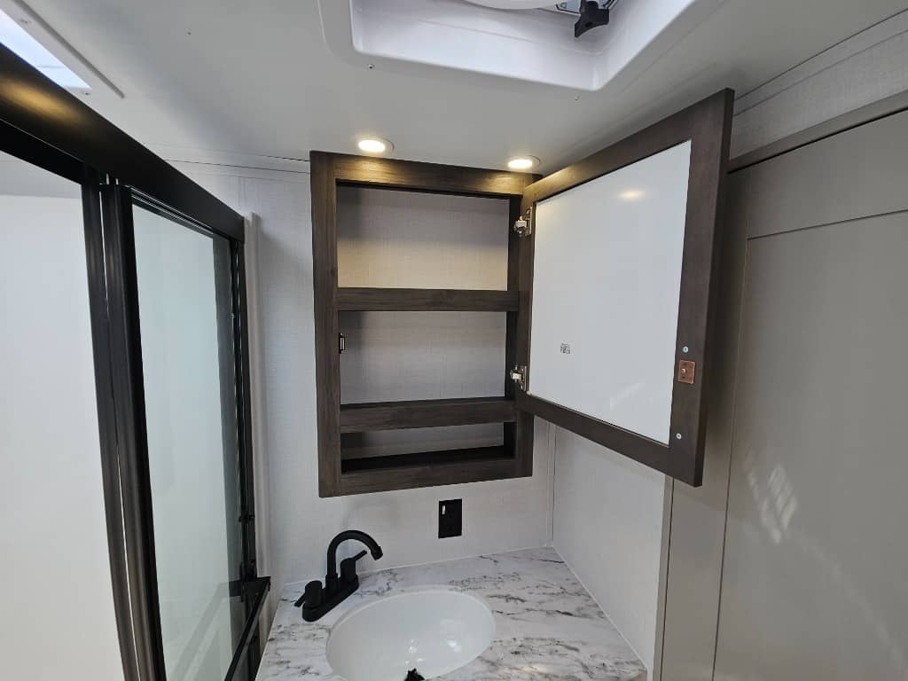 2025 Keystone RV 2025 Keystone RV Montana High Country - thumbnail 37