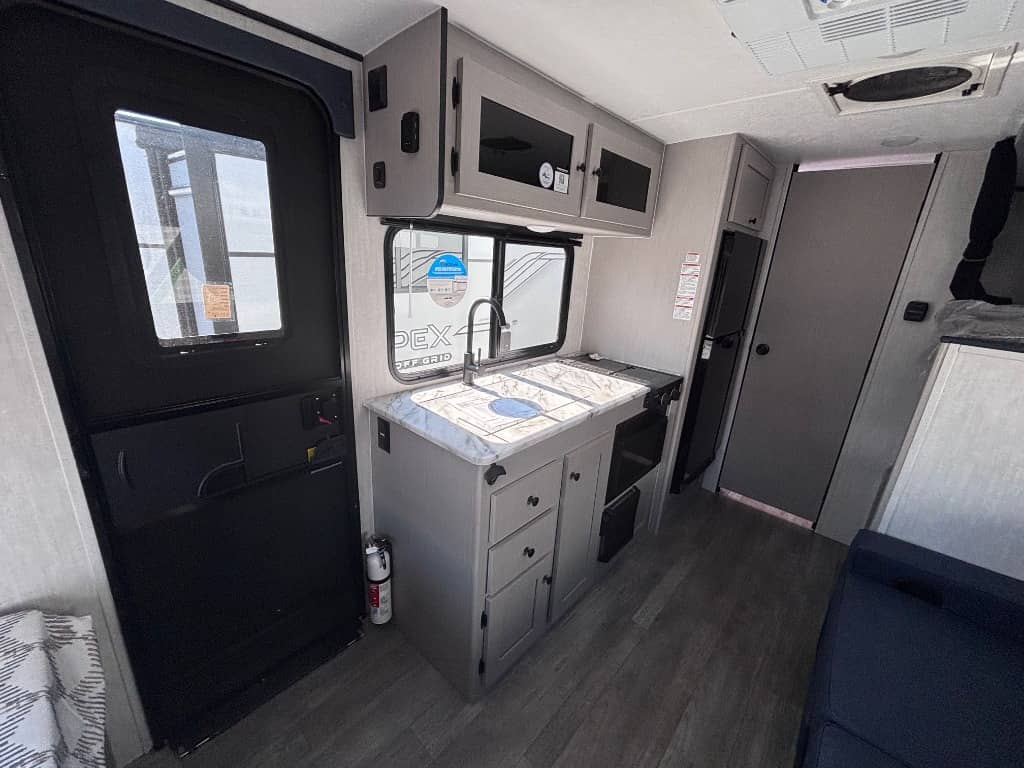 2025 Coachmen 2025 Coachmen Apex Nano - thumbnail 7