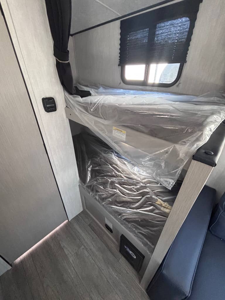 2025 Coachmen 2025 Coachmen Apex Nano - thumbnail 9