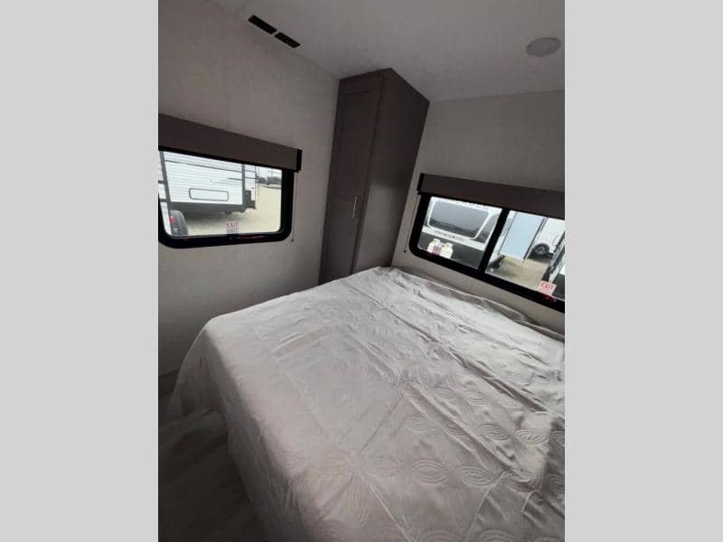 2025 KZ RV 2025 KZ RV Sportsmen - thumbnail 9