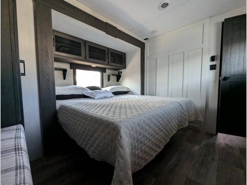 2025 Venture RV 2025 Venture RV SportTrek Touring Edition - thumbnail 6