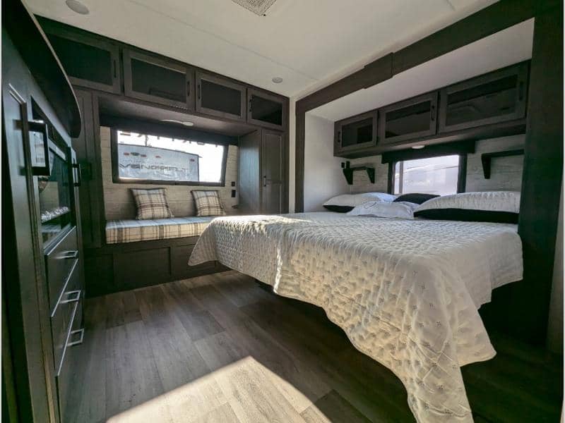 2025 Venture RV 2025 Venture RV SportTrek Touring Edition - thumbnail 7