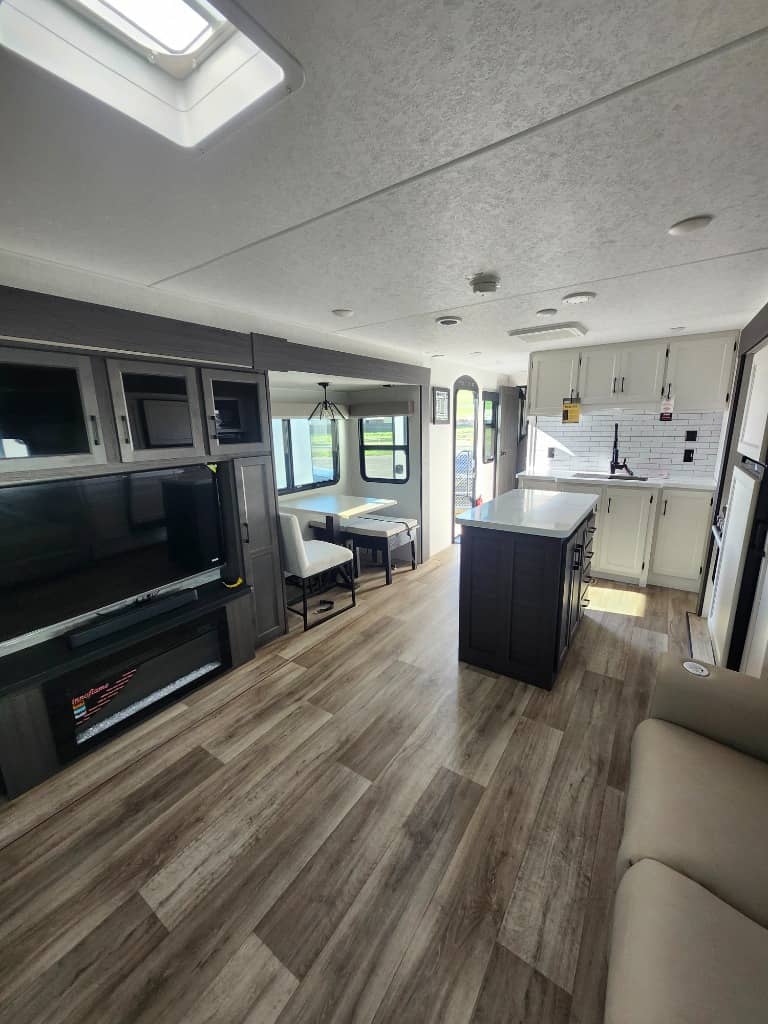 2025 Venture RV 2025 Venture RV SportTrek Touring Edition - thumbnail 23