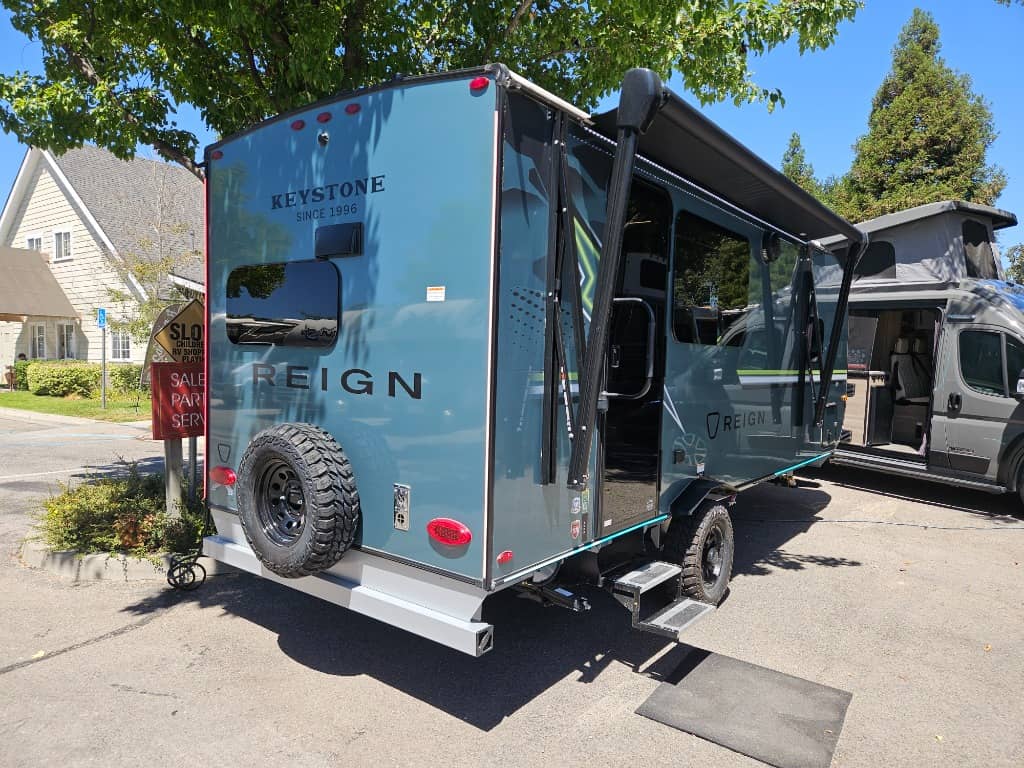 2026 Keystone RV 2026 Keystone RV Reign - thumbnail 3