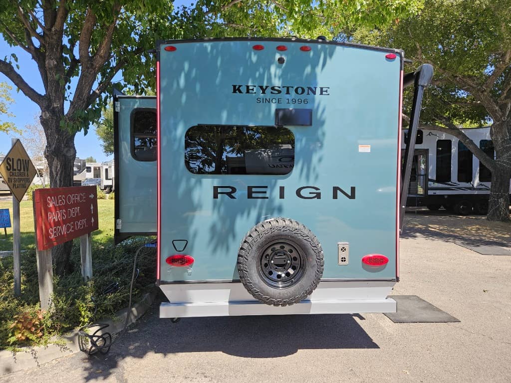 2026 Keystone RV 2026 Keystone RV Reign - thumbnail 4
