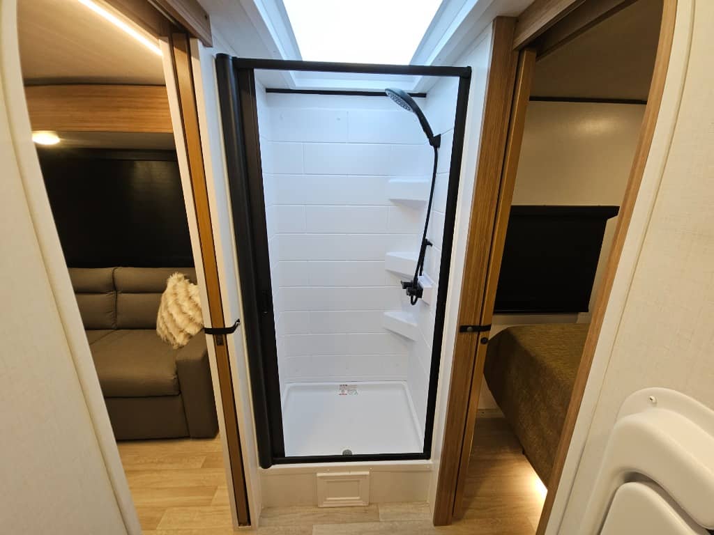 2026 Keystone RV 2026 Keystone RV Reign - thumbnail 33