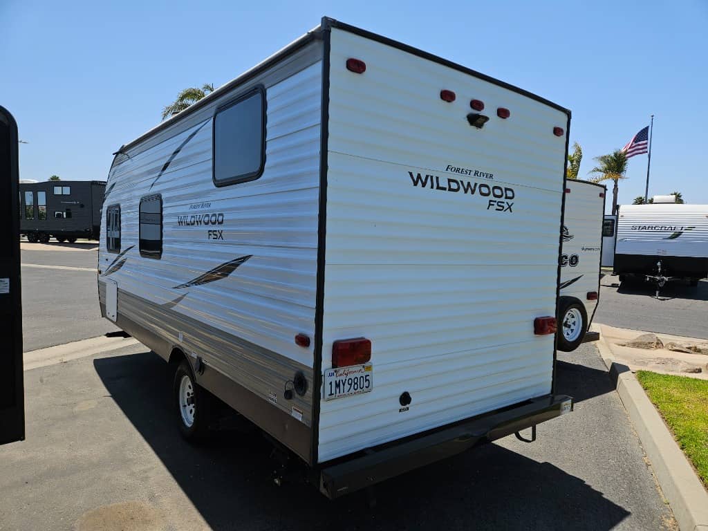 2018 Forest River 2018 Forest River Wildwood FSX - thumbnail 4