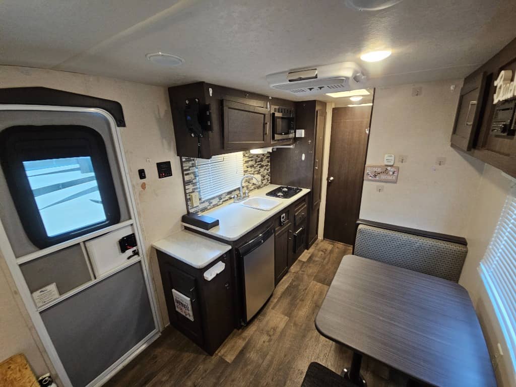 2018 Forest River 2018 Forest River Wildwood FSX - thumbnail 8