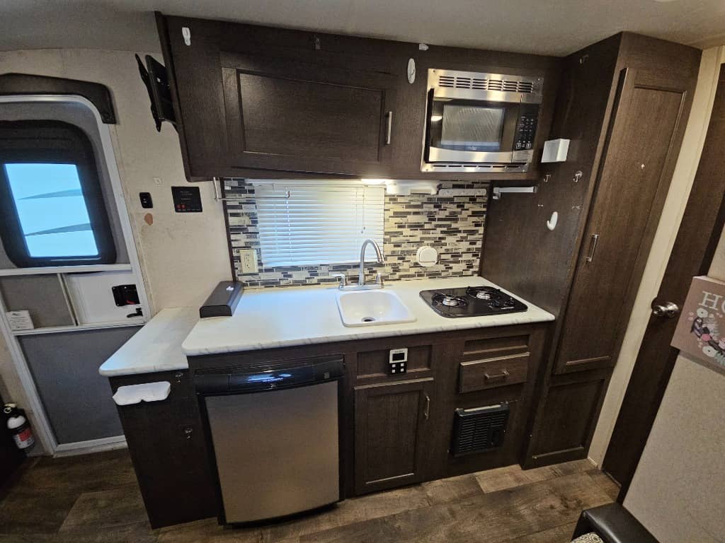 2018 Forest River 2018 Forest River Wildwood FSX - thumbnail 15