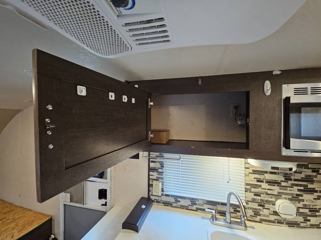 2018 Forest River 2018 Forest River Wildwood FSX - thumbnail 19